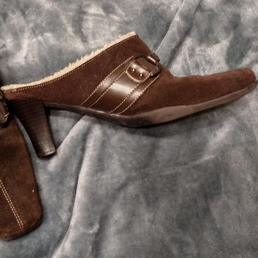 Aerosoles brown fuzzy open heel slide size 8.5 - Picture 2 of 4
